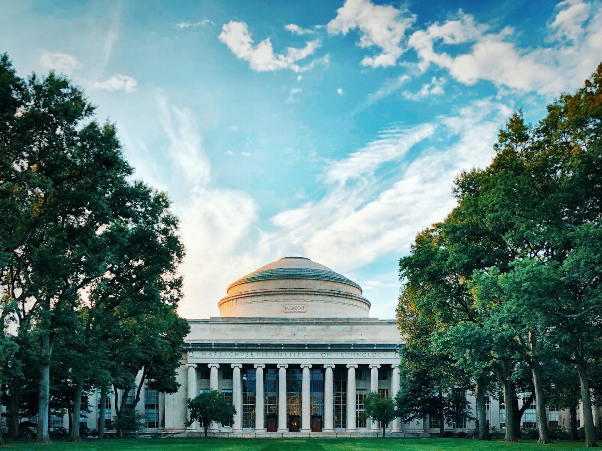 MIT Admissions & MIT Requirements Latest Guide